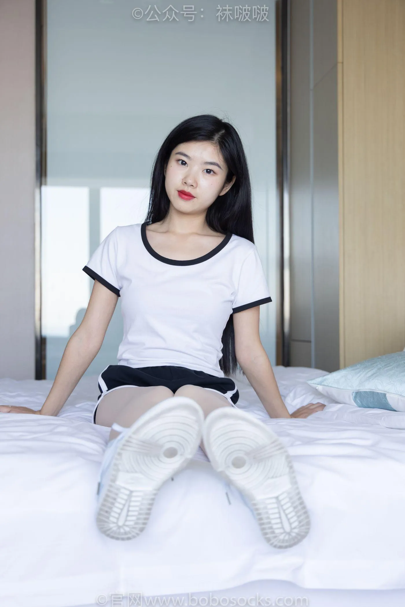 [BoBoSocks袜啵啵]NO.031 小奶熊-AJ板鞋、白棉袜、厚肉丝 [149P]插图7